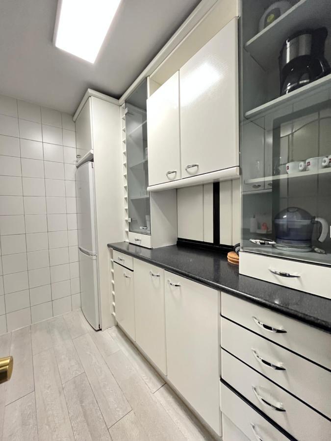 Exclusivo Maria De Molina Temporal Appartement Madrid Buitenkant foto