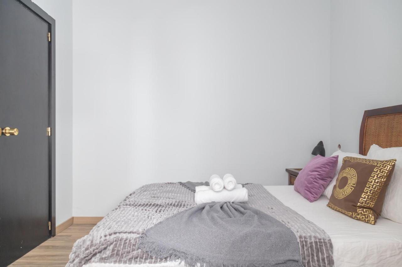 Exclusivo Maria De Molina Temporal Appartement Madrid Buitenkant foto