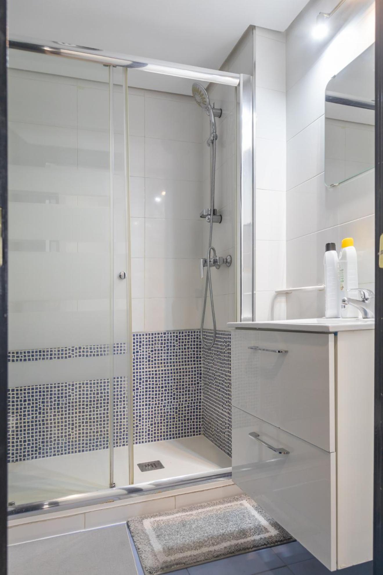 Exclusivo Maria De Molina Temporal Appartement Madrid Buitenkant foto