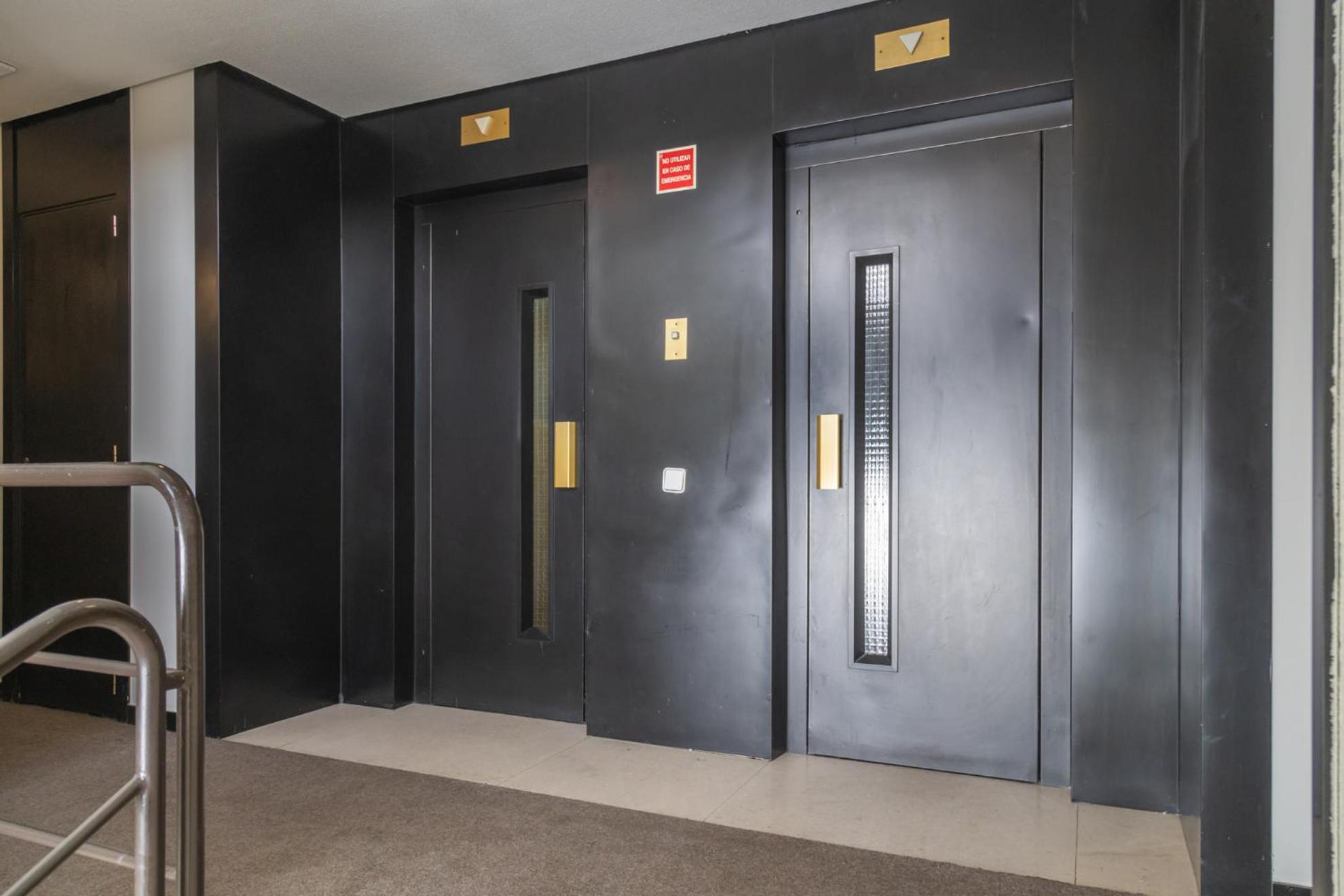 Exclusivo Maria De Molina Temporal Appartement Madrid Buitenkant foto