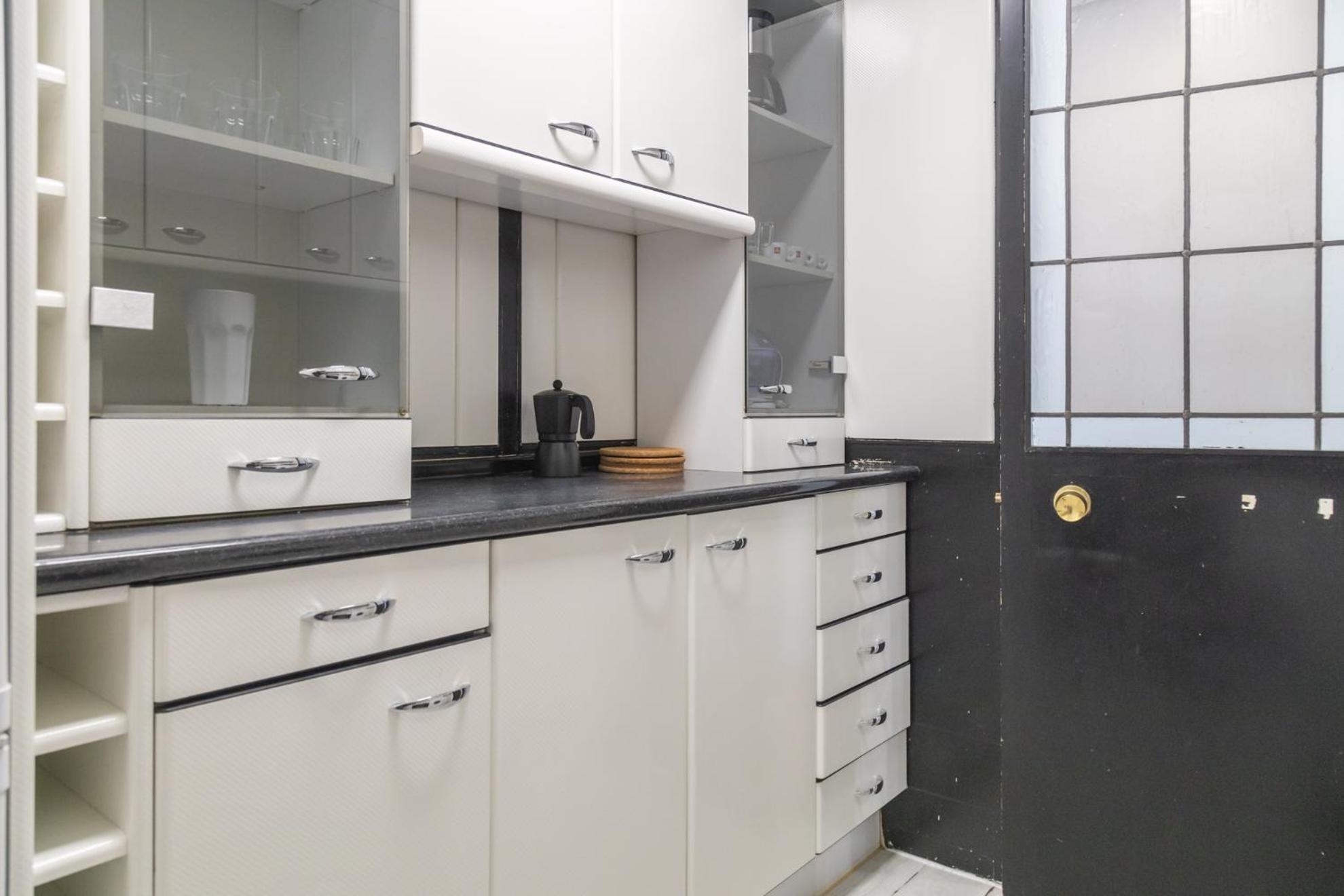 Exclusivo Maria De Molina Temporal Appartement Madrid Buitenkant foto