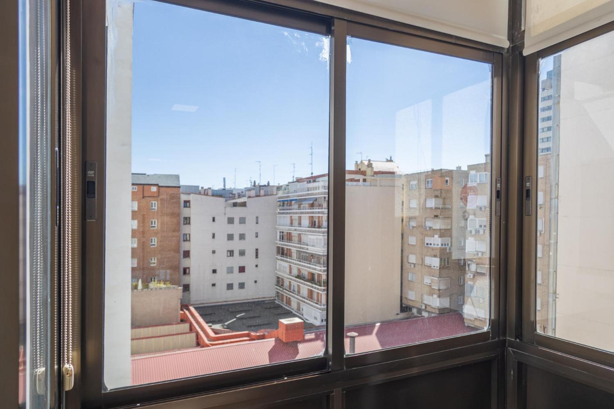 Exclusivo Maria De Molina Temporal Appartement Madrid Buitenkant foto